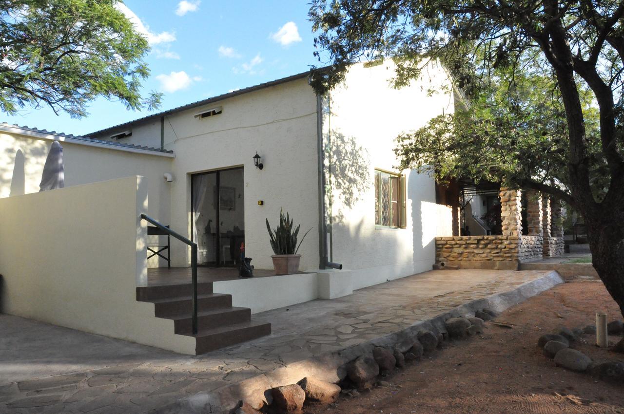 Outeniqua Guest & Hunting Farm Villa Okahandja Exteriör bild