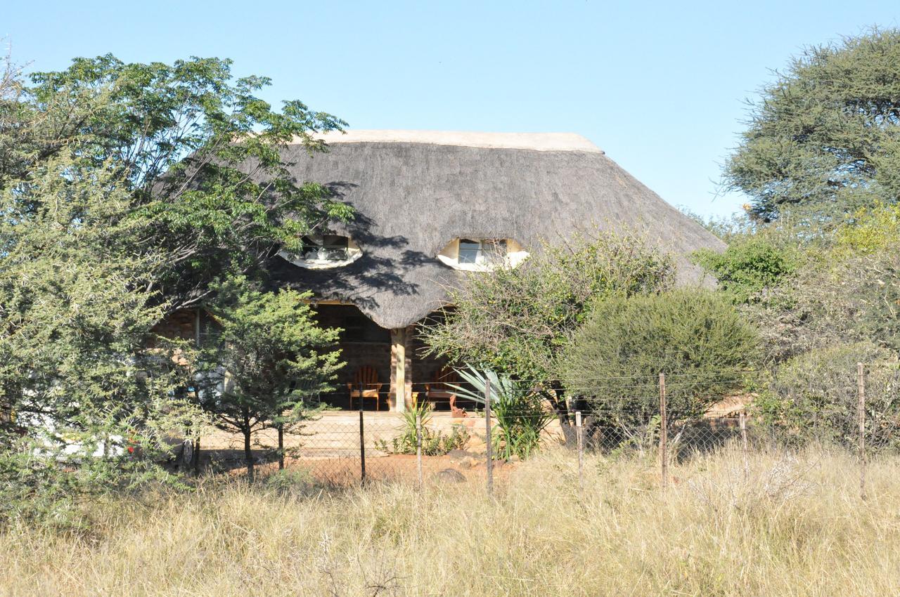 Outeniqua Guest & Hunting Farm Villa Okahandja Exteriör bild